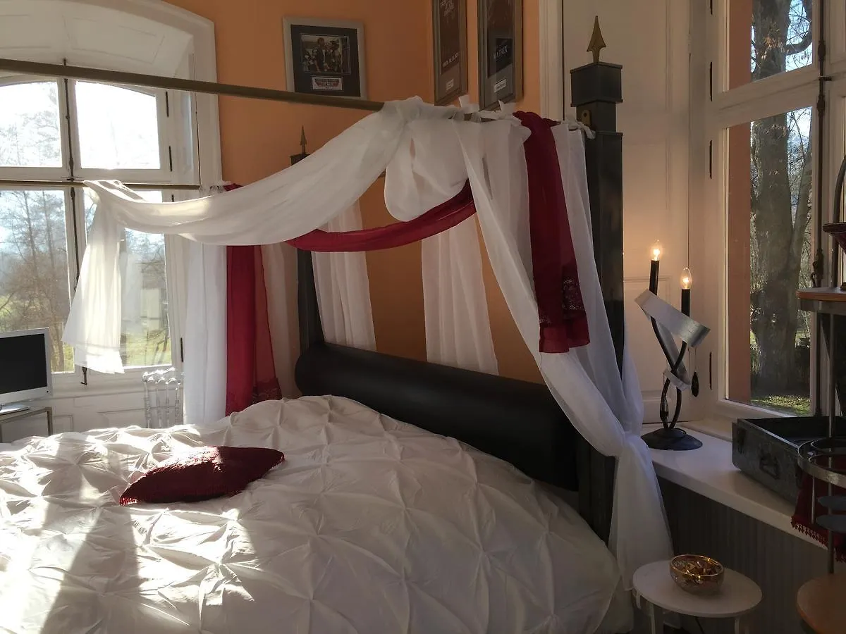 B&B Castle Hollywood 4*, Amorbach