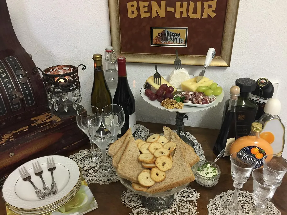 B&B Castle Hollywood 4*, Amorbach Germany
